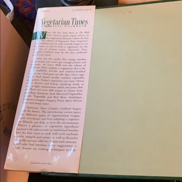 Vintage “Vegetarian Times Complete Cookbook” - Picture 4 of 4